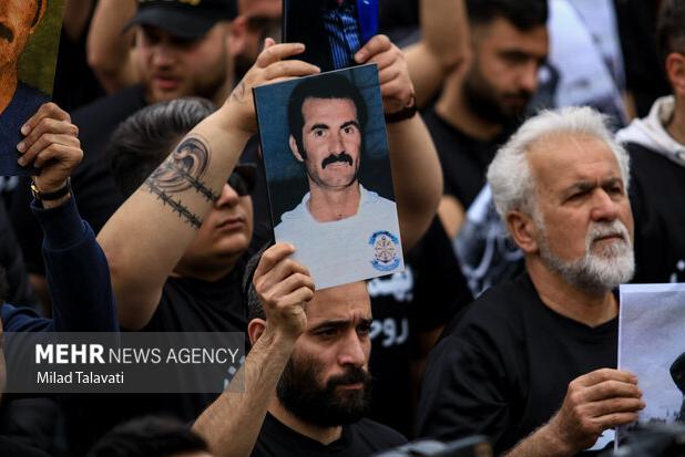 تاج: زنده یاد «صالح نیا» شناسنامه ملوان بود