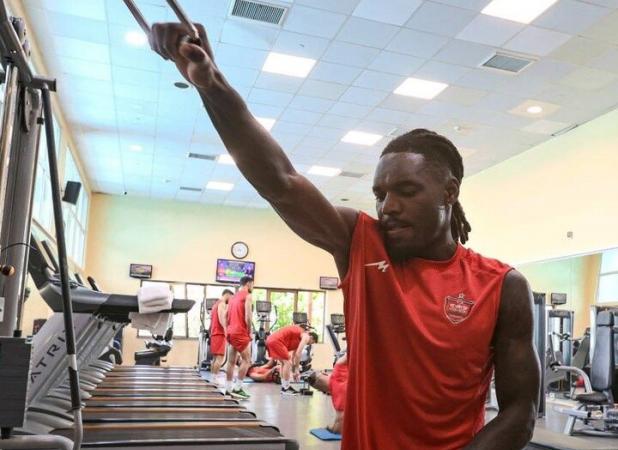 استقلال خوزستان برای انتقال بیفوما به پرسپولیس سند رو کرد + عکس