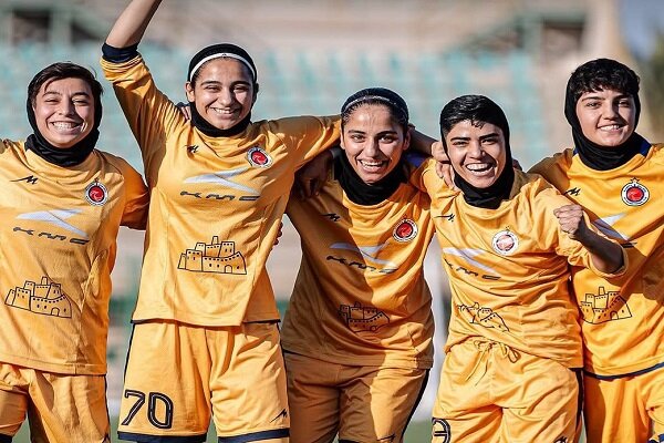 خاتون بم با برتری پرگل برابر ملوان در صدر ماند