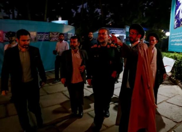 سردار سلیمانی از نمایشگاه توانمندی‌های مجموعه‌های اعتکافی بازدید کرد