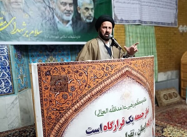 امام جمعه آوج: ملت ایران آمریکا و اسرائیل را خوار کرده است
