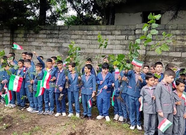 زنگ مهر و درختکاری در مدارس مازندران نواخته شد