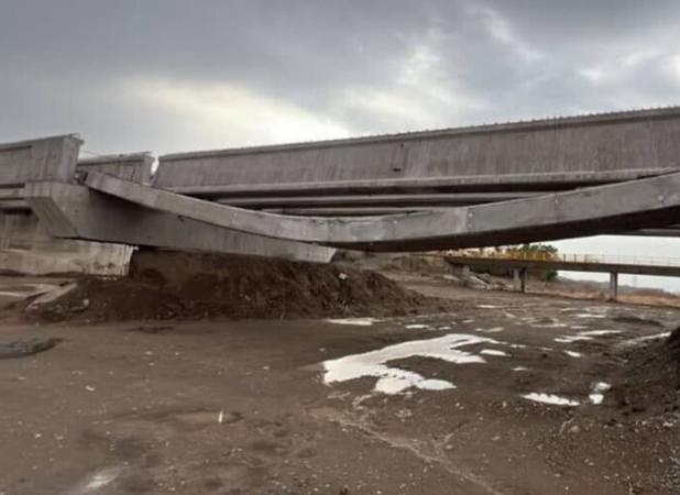 ورود سازمان بازرسی کرمان برای بررسی  علت تخریب پل بهادر آباد جیرفت
