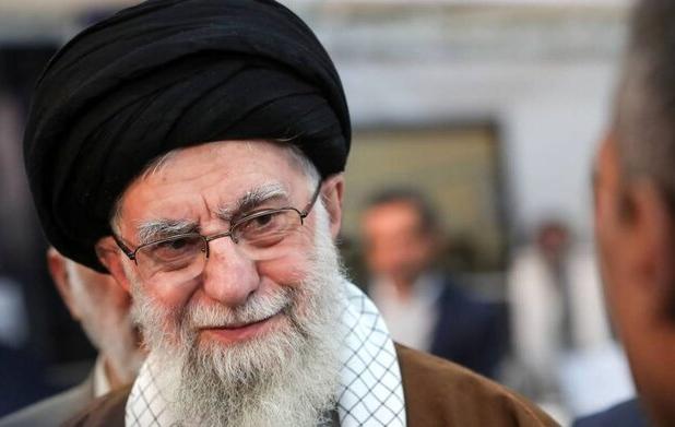 اولین عکس از دیدار امیر قطر با رهبر انقلاب