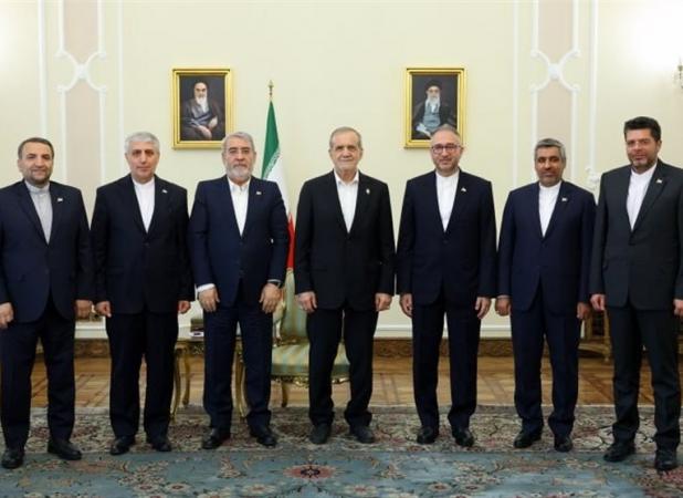 دیدار ۶ سفیر جدید ایران با رئیس جمهور