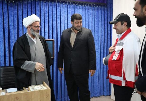 لباس هلال‌احمر نماد آرامش و تسکین در شرایط بحرانی‌ست