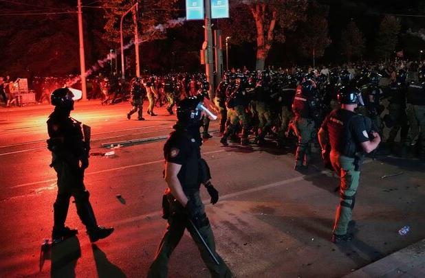 هشدار روسها درباره وقوع انقلاب رنگی در صربستان