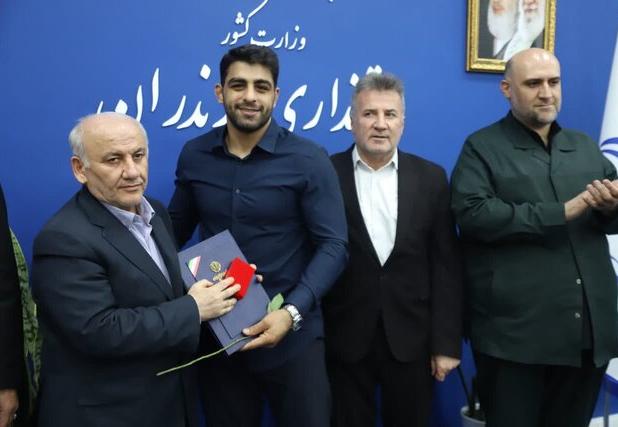 اعطای پاداش و زمین، هدیه استاندار مازندران به مدال‌آوران کشتی
