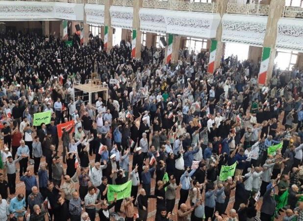 نمازگزاران گرگانی بعد از نماز جمعه تجمع کردند