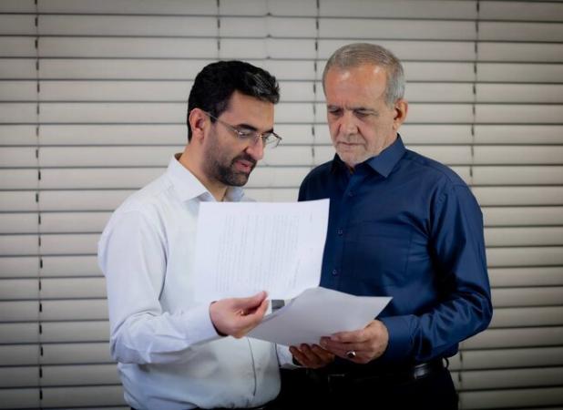 آذری جهرمی:پزشکیان قانون تابعیت فرزندان را برای اعضا هیئت دولت اجراکند