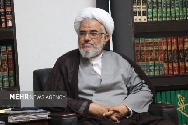 آیت الله عبادی‌زاده: بندرعباس باید به ایستگاه گردشگری تبدیل شود