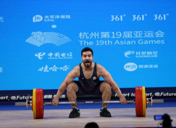 دارنده مدال طلای جهان: رقم قراردادهای وزنه‌برداران درجا زده است!