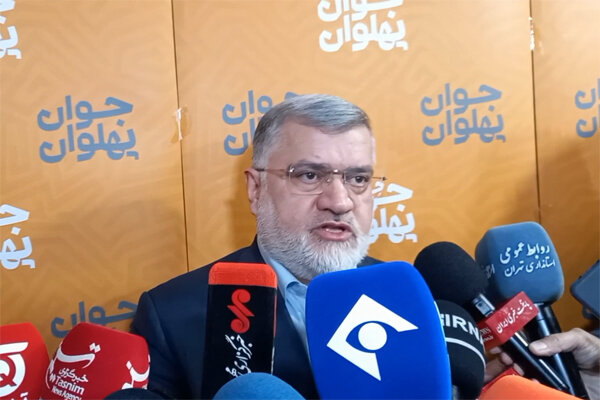 پیگیری مشکلات زیست‌محیطی و اداری شهر آفتاب در دستور کار استاندار تهران