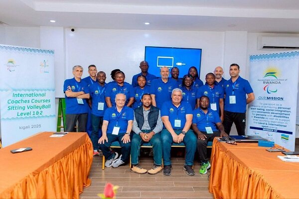 هادی رضایی مدرس دوره سطح دو پاراوالیبال در رواندا شد