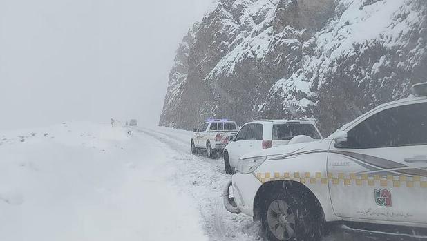 نجات ۳۴ خودرو گرفتار در برف و یخبندان/ طرح زمستانه در گلستان آغاز شد