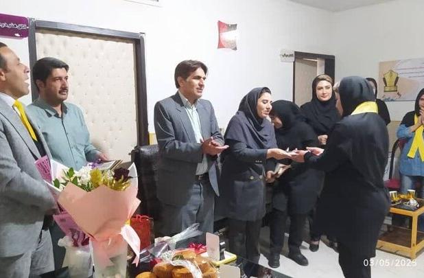 معلمان کودکان ناشنوا در سنندج تجلیل شدند