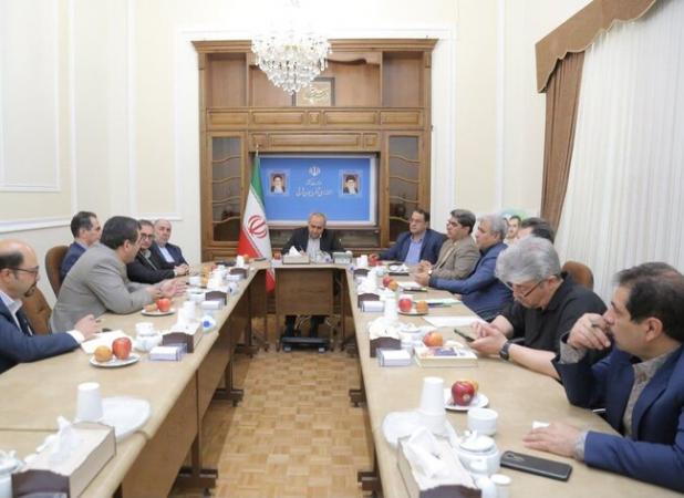 لزوم تعامل حداکثری تشکل‌های کارگری و کارفرمایی
