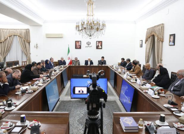 عارف: راهی جز استفاده از اقتصاد دیجیتال نداریم