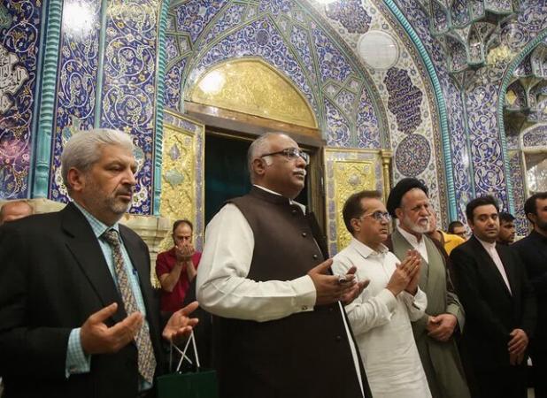 سفیر پاکستان در ایران حرم مطهر حضرت معصومه(س) را زیارت کرد