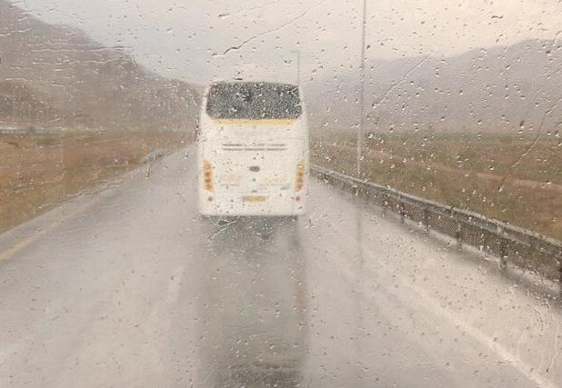 بارش برف و باران در ۱۸ محور فارس/ تمام راه‌ها باز هستند