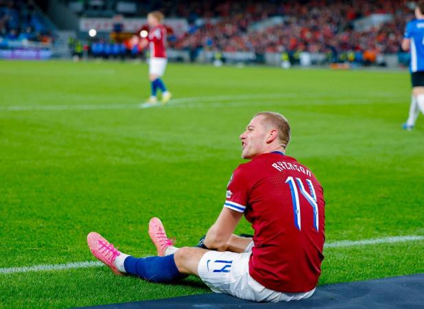 مدل موی فوق‌العاده عجیب مدافع نروژ مقابل ایتالیا