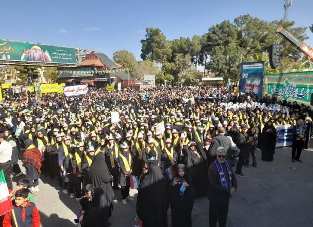 تجمع بزرگ دانش آموزان سمنانی؛ ۱۳آبان «حماسه» شد