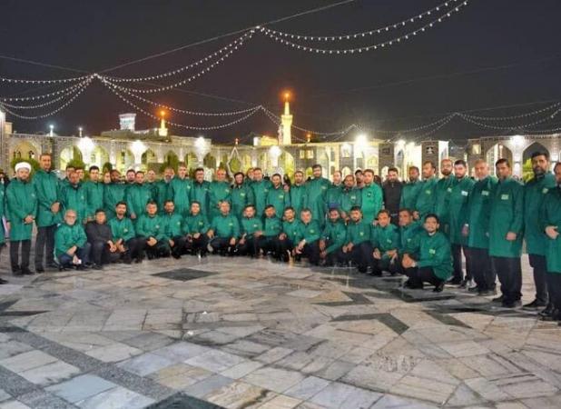 حضور خادمین هیئت متوسلین حضرت زینب (س) کنگان در چایخانه رضوی