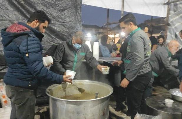 توزیع آش نذری همزمان با شهادت حضرت فاطمه(س) در آستانه