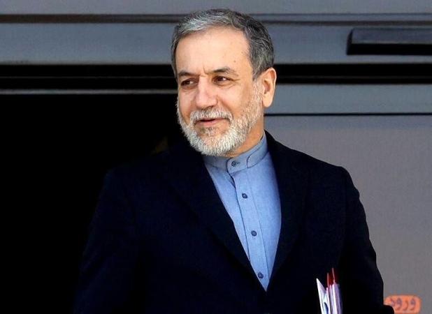 حضور عراقچی در ساختمان تخریب‌شده وزارت خارجه