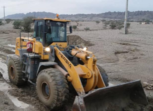 گشایش اضطراری مسیرهای ارتباطی مزارع مناطق سیل‌زده شهرستان سیریک