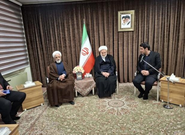 حل و فصل پرونده‌های حقوقی و احصای مشکلات کردستان اولویت قرار گیرد