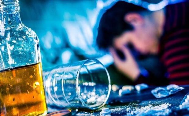 مصرف کنندگان الکل ۱۳ سال زودتر می‌میرند