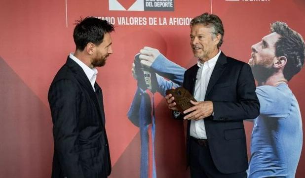 مسی: به بارسلونا برمی‌گردم