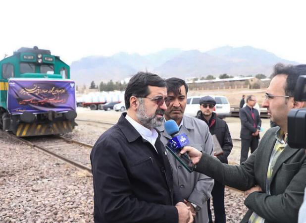 حرکت نخستین محموله صادراتی سیمان قم از مسیر ریلی آغاز شد