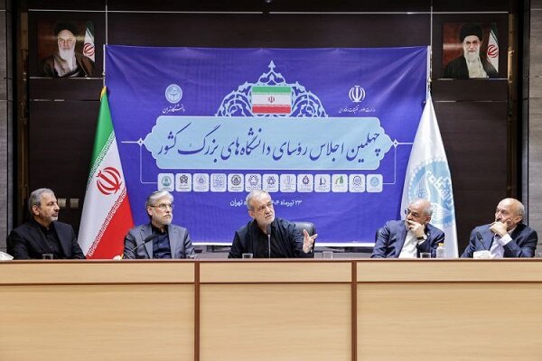 باید نگاه تنگ‌نظرانه را کنار گذاشت و ازنخبگان استفاده کرد