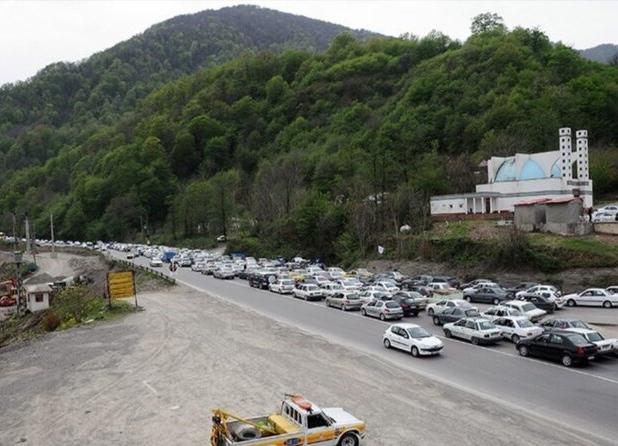 اقدام راهداری گیلان در رفع تجاوز به حریم راه محور رشت–امام‌زاده هاشم