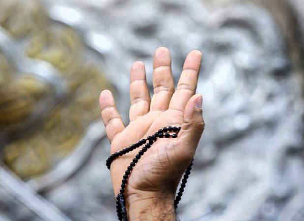 عرفه فرصت توبه و تحولی عظیم در جان مؤمنان است