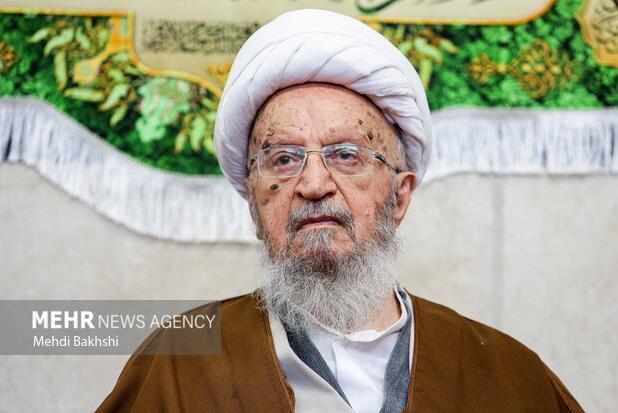 آیت‌الله مکارم شیرازی: تأمین معیشت مردم، موجب آرامش جامعه می‌شود