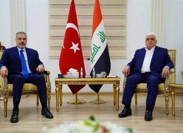 دیدار وزیر خارجه ترکیه با رئیس هیئت حشد شعبی عراق