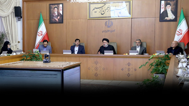 روشنگری فرصت دروغ‌پردازی را از دشمن می‌گیرد