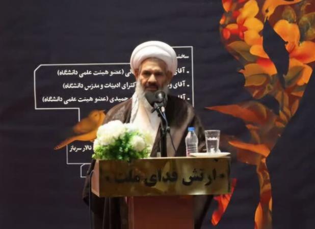 شهریار با عشق به اهل بیت(ع) از دیگر شاعران متمایز شد