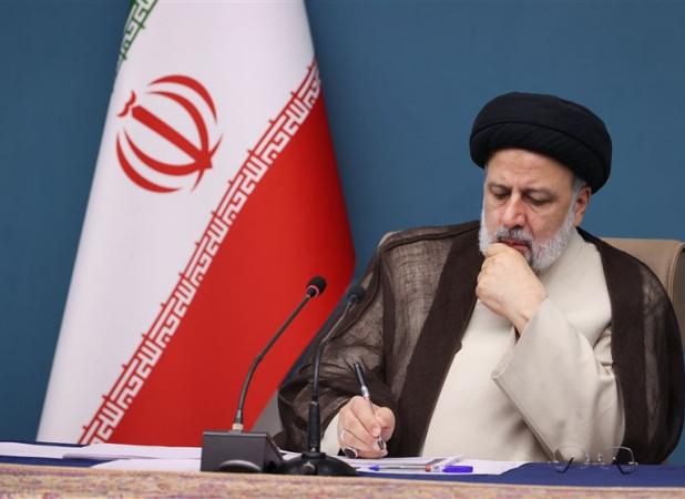 واکنش رئیس جمهور به پرداخت وام بانک‌ها به کارمندانشان