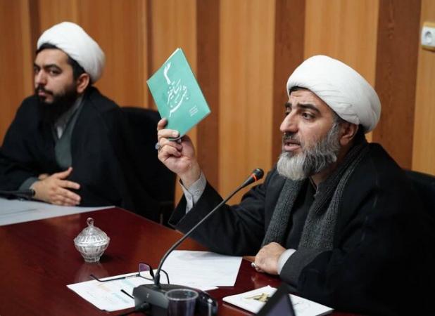 طرح «زندگی با آیه‌ها» پرچم خدمت به قرآن و افتخار جبهه انقلاب است