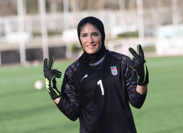 واکنش گلر تیم ملی به حضور در پرسپولیس: استقلالی‌ها توهین نکنند!