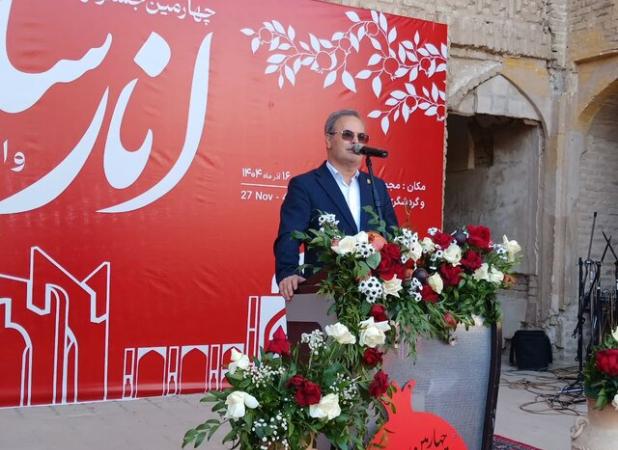 معاون وزیر جهاد کشاورزی: انار ایران کاملاً ارگانیک است/در هیچ باغ اناری سم استفاده نمی‌شود