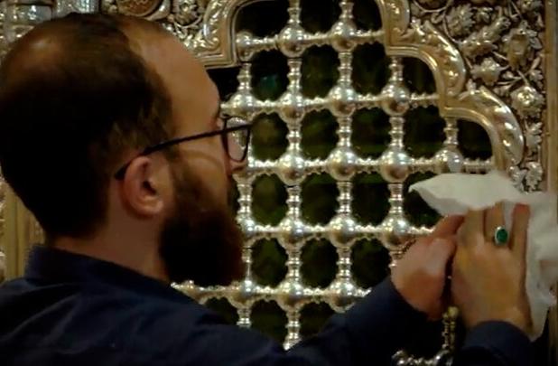 غبارروبی روضه منوره حضرت معصومه(س)