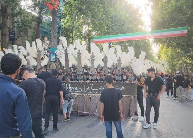 علم‌گردانی باشکوه عصر عاشورا در بجنورد
