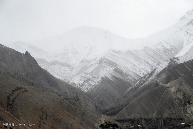 شرایط پایدار جوی در مازندران؛ برف پاییزی ارتفاعات دودانگه را سفید کرد