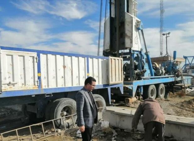 قسمتی از کمبود آب شرب چناران با حفر ۲ حلقه چاه جدید رفع می شود