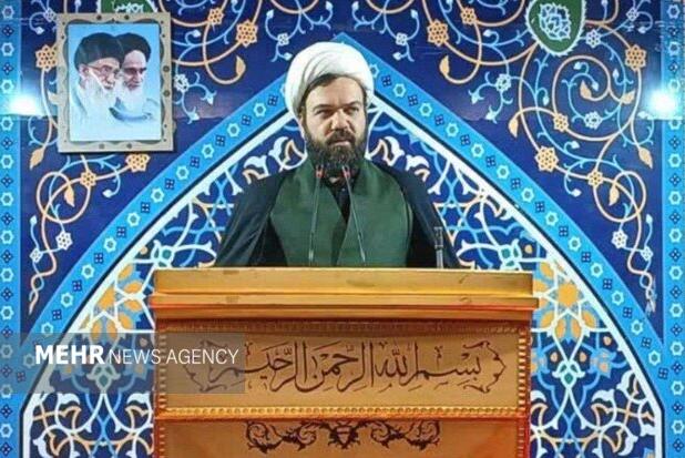 گلایه امام جمعه آبسرد از وضعیت نامناسب امکانات ورزشی منطقه